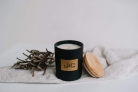 Sojų vaško žvakė „Namų klasika“, juodas indelis